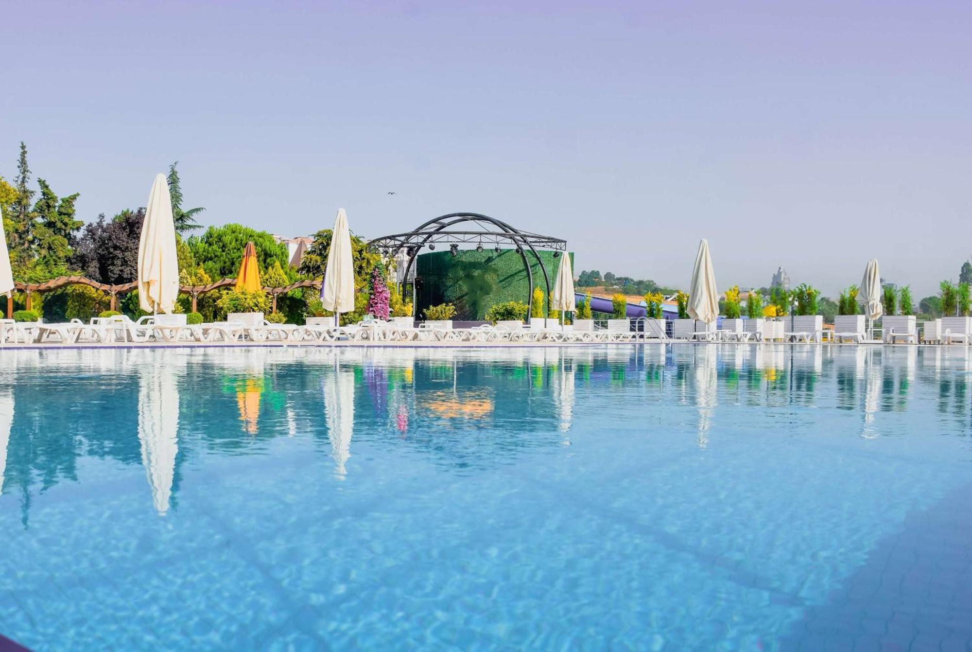 Hotel Ramada By Wyndham Tekirdağ Exterior foto